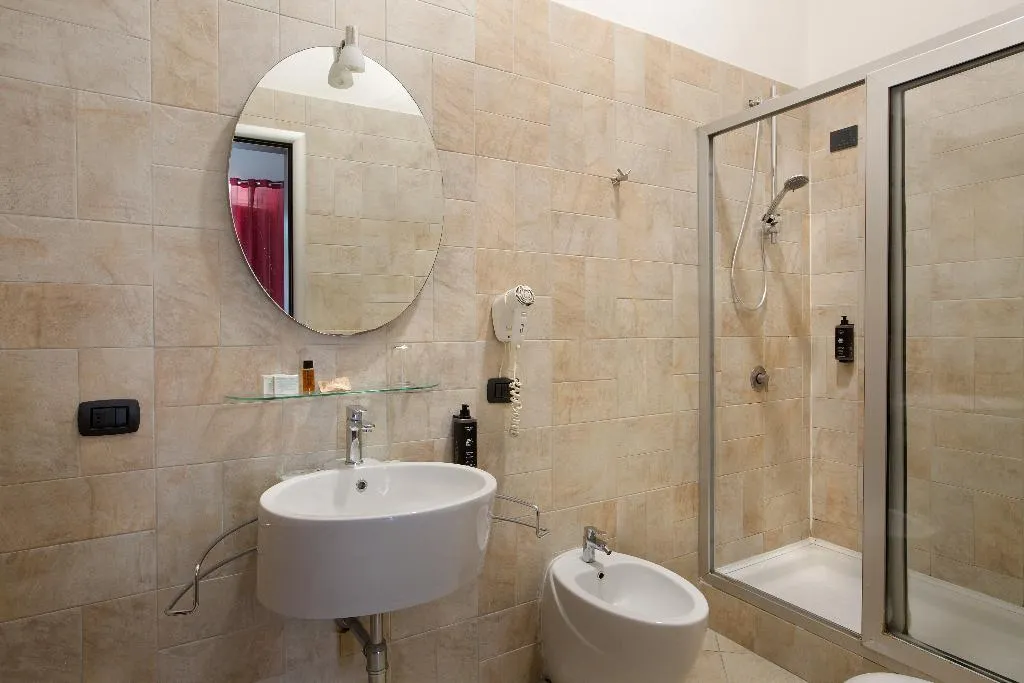 TRIPLE STANDARD Room, Hotel Diamond, Naples
