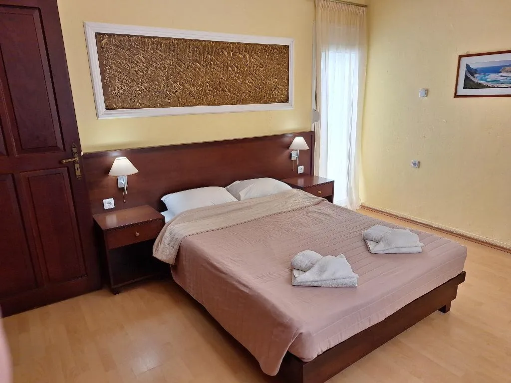 APARTMENT TWO BEDROOMS ONE BATHROOM Room, Perla Beach, Crete
