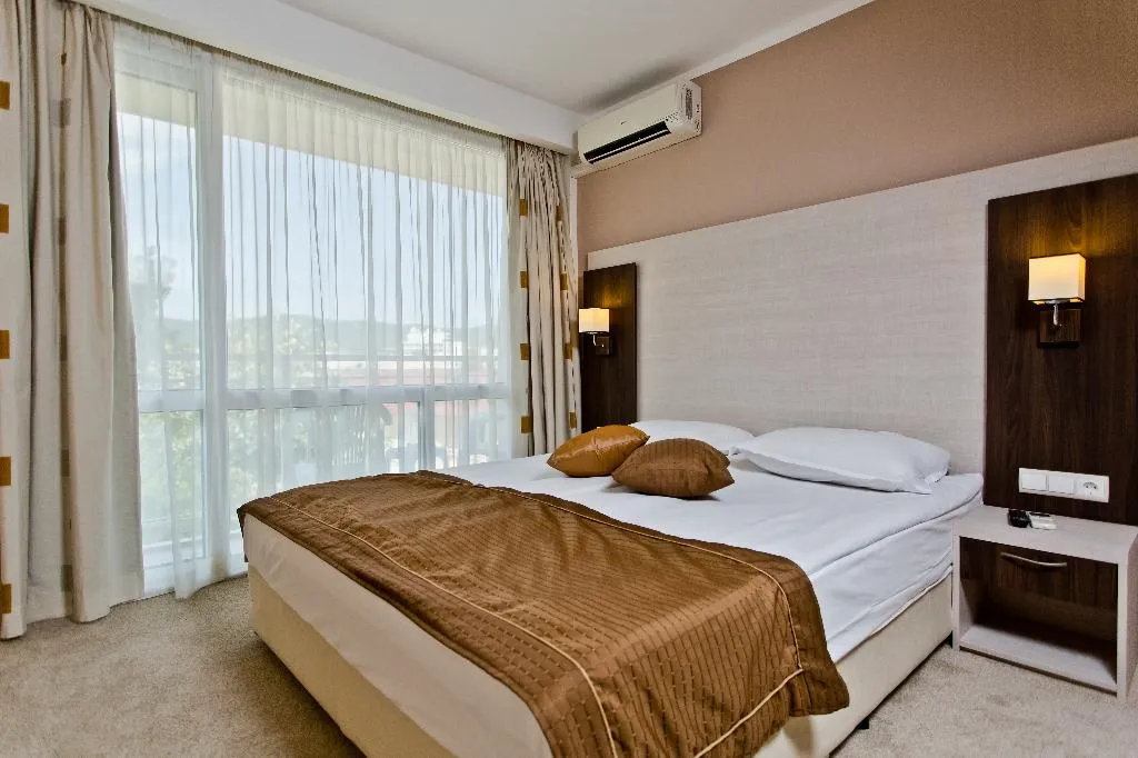 SUITE CAPACITY 4 Room, DIT Evrika Beach Club Hotel, Bourgas
