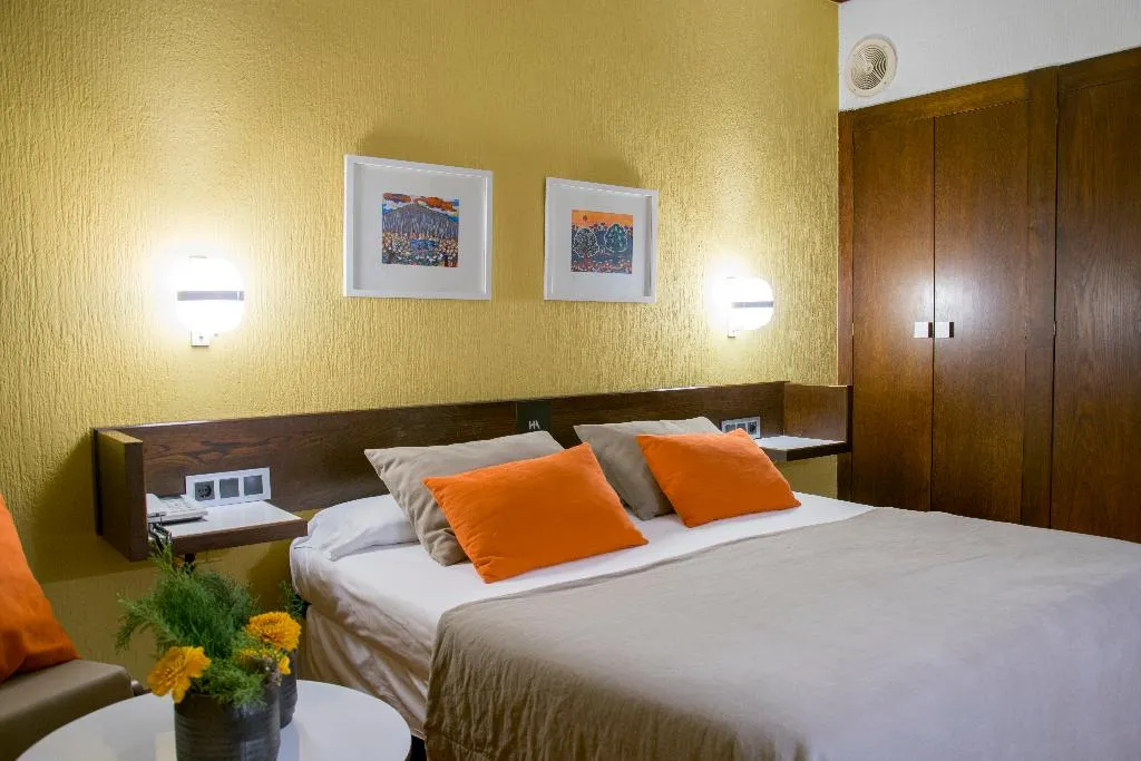 DOUBLE STANDARD Room, America Igualada, Barcelona