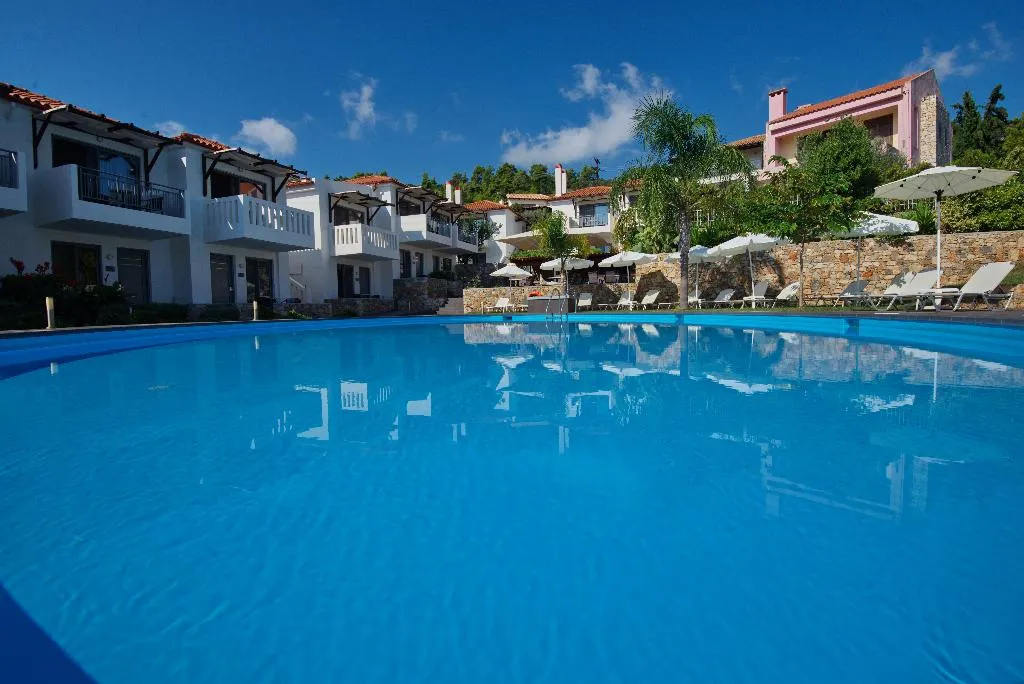 Pool, 4 Epoches, Skiathos