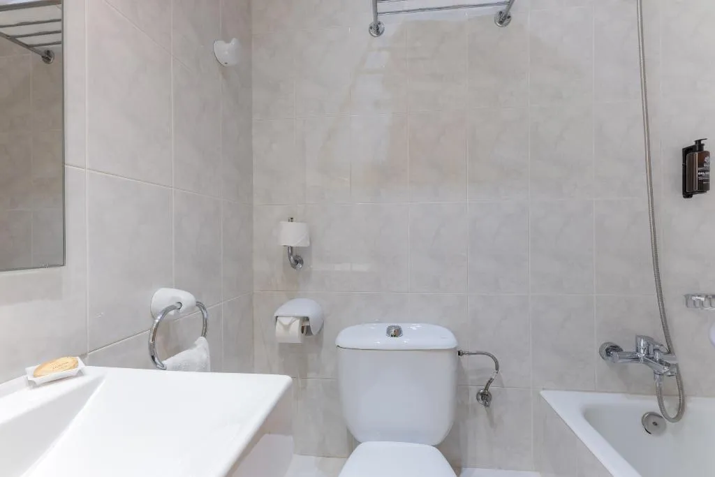 DOUBLE SINGLE USE STANDARD Room, Lyon, Barcelona