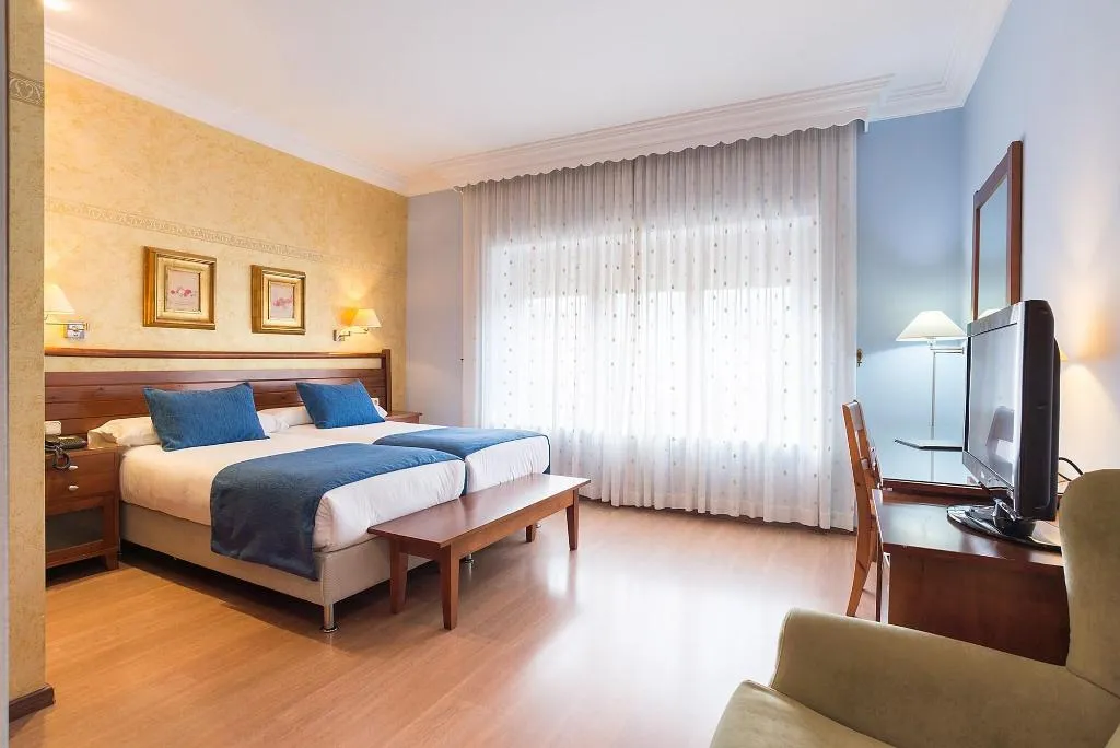 Room, California, Costa Del Sol
