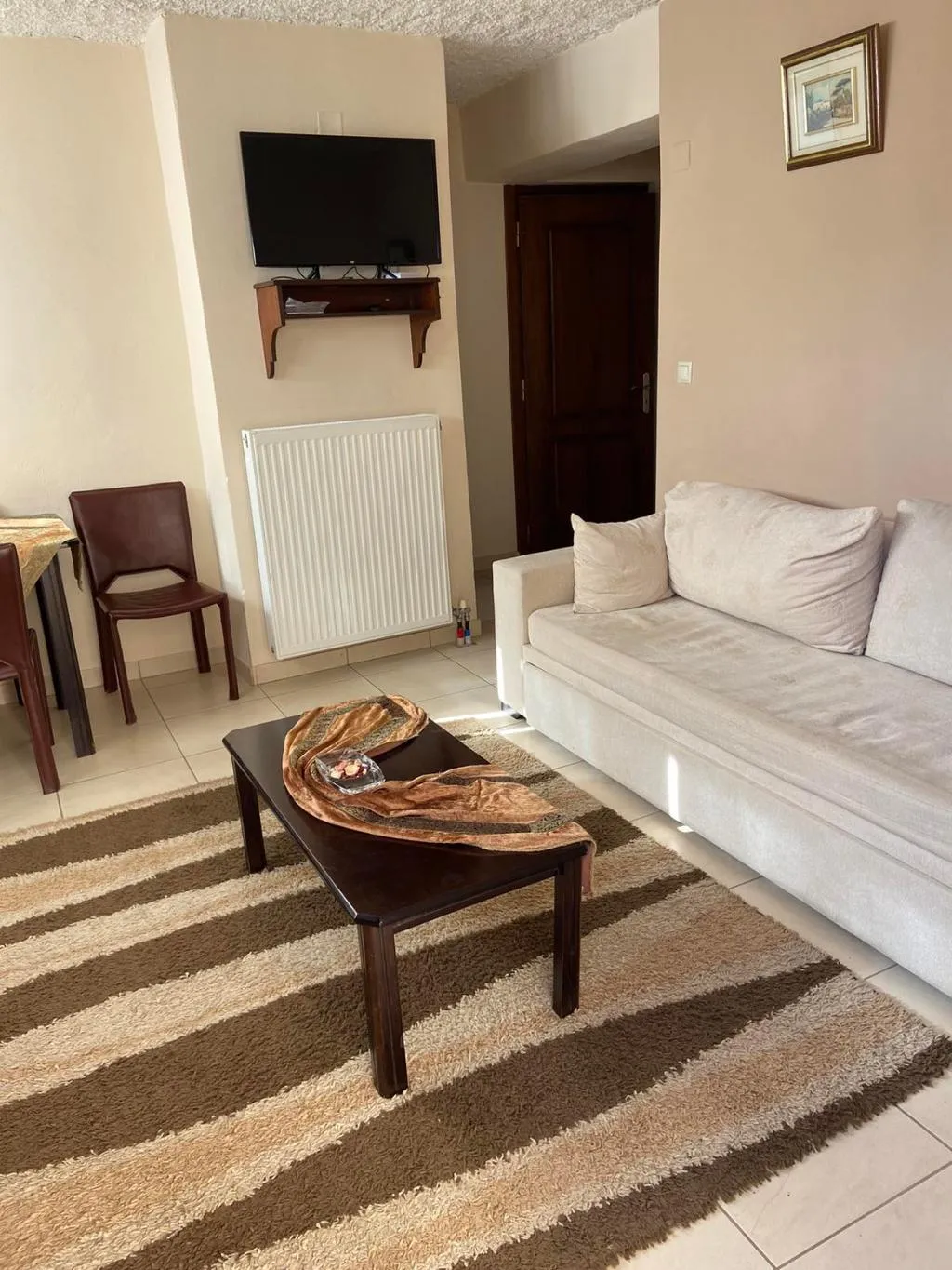 FAMILY ROOM basement Room, Menalia Villa's & Suites, Athens