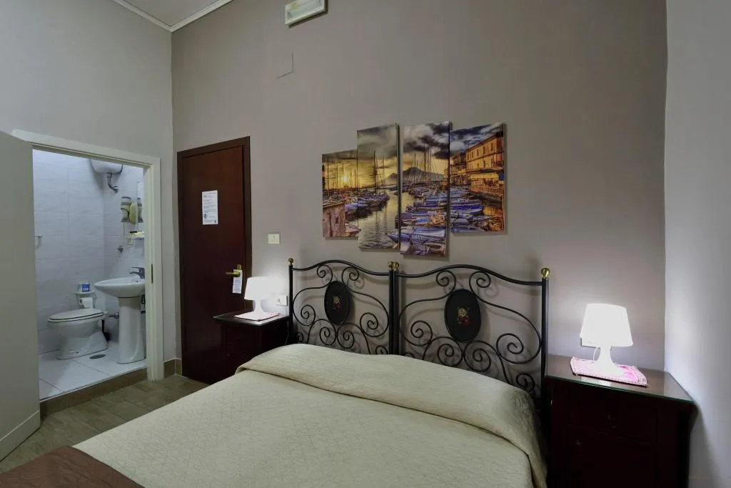 Room, Soggiorno Paradiso Due, Naples