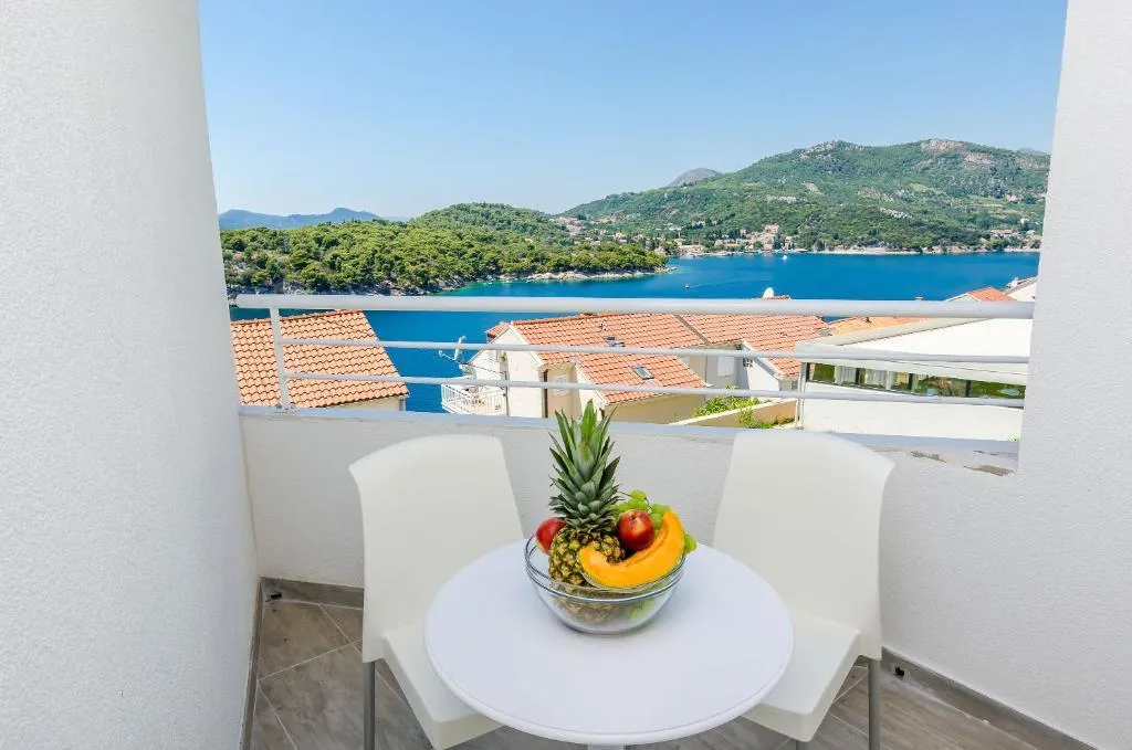 Double or Twin SIDE SEA VIEW Room, Hotel Villa Paradiso 2, Dubrovnik