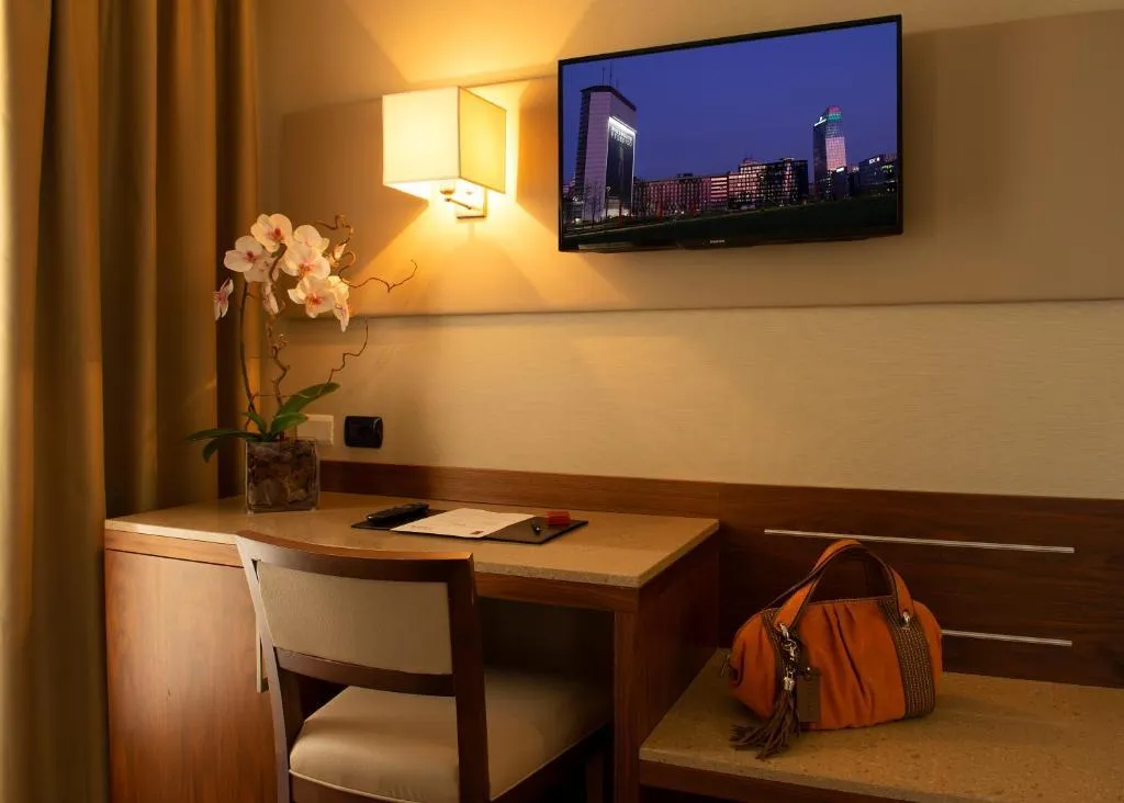 TRIPLE SUPERIOR Room, Fenice Hotel Milan, Milan