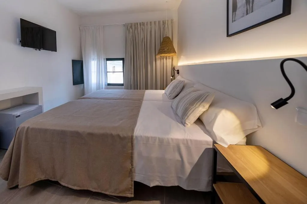 Room, Hotel Tres Tocs, Menorca