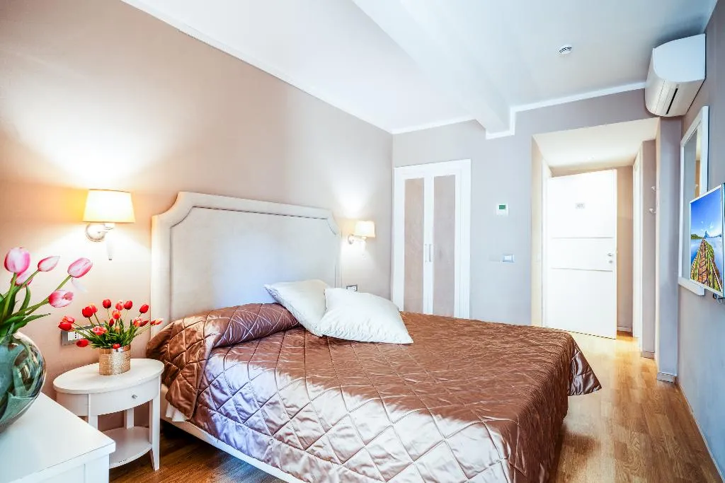 Room, Hotel Centrale, Olbia