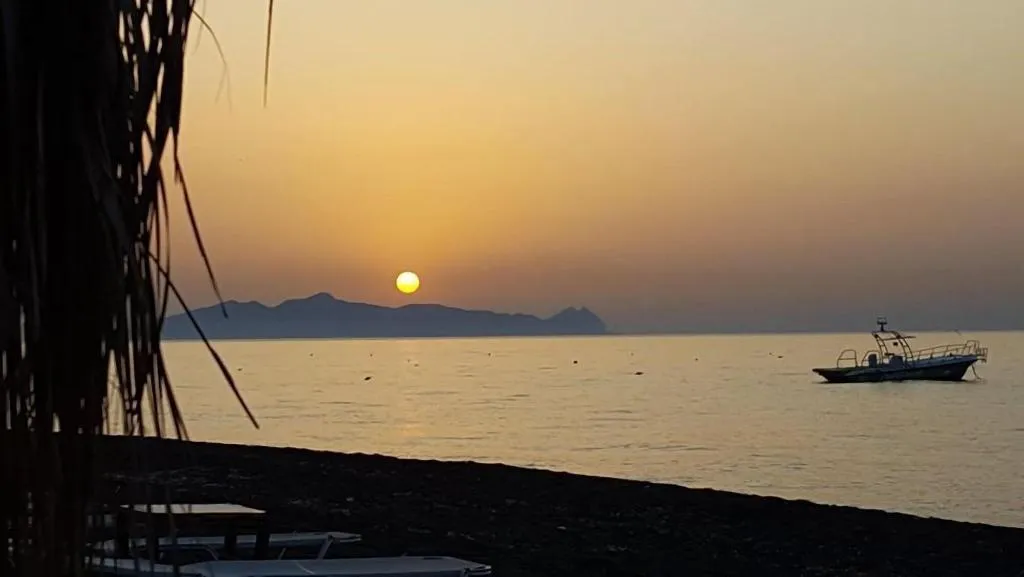 General view, Pleasure Beachside Studios, Santorini