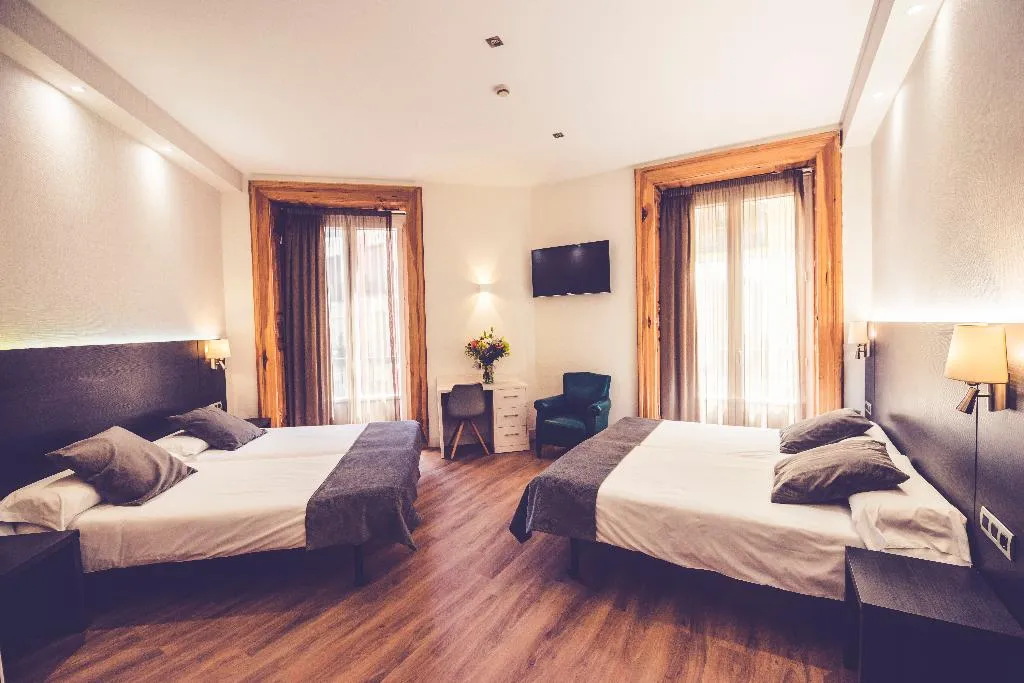 QUADRUPLE STANDARD Room, Marlasca, Madrid