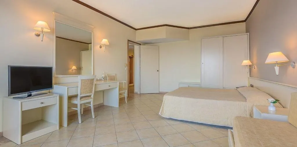 FAMILY ROOM STANDARD Room, Kipriotis Aqualand, Kos