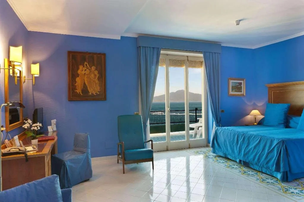 Room, Continental, Naples