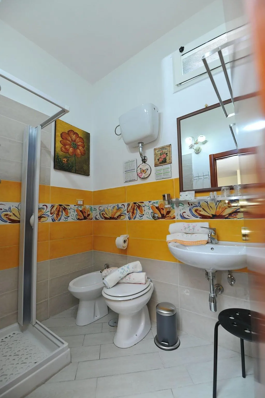Room, B&B Le Cycas, Naples