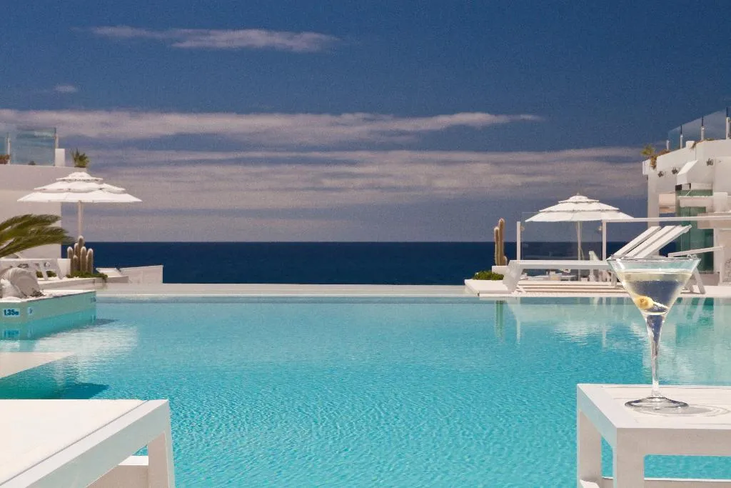 Pool, Lani's Suites de Luxe, Lanzarote