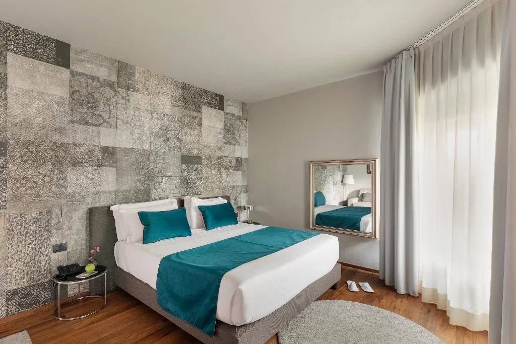 JUNIOR SUITE STANDARD Room, Living Hotel Milano, Milan