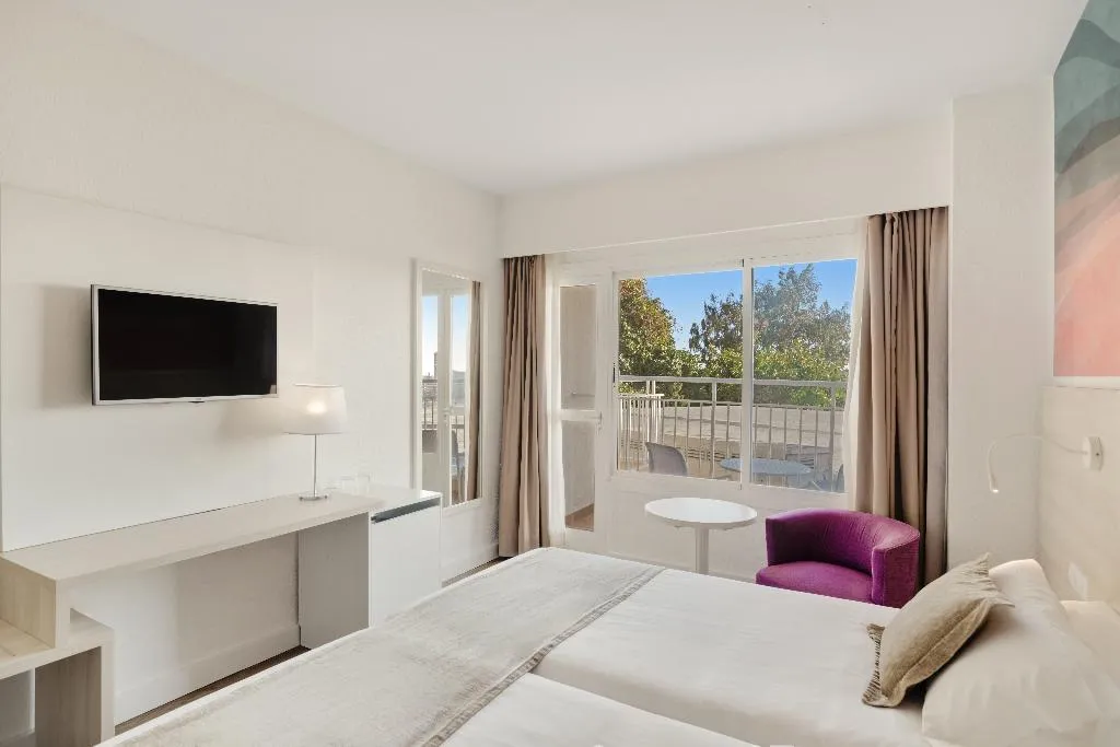 Double or Twin CAPACITY 2 Room, Bahia Principe Escape Coral Playa - Adults Only, Majorca