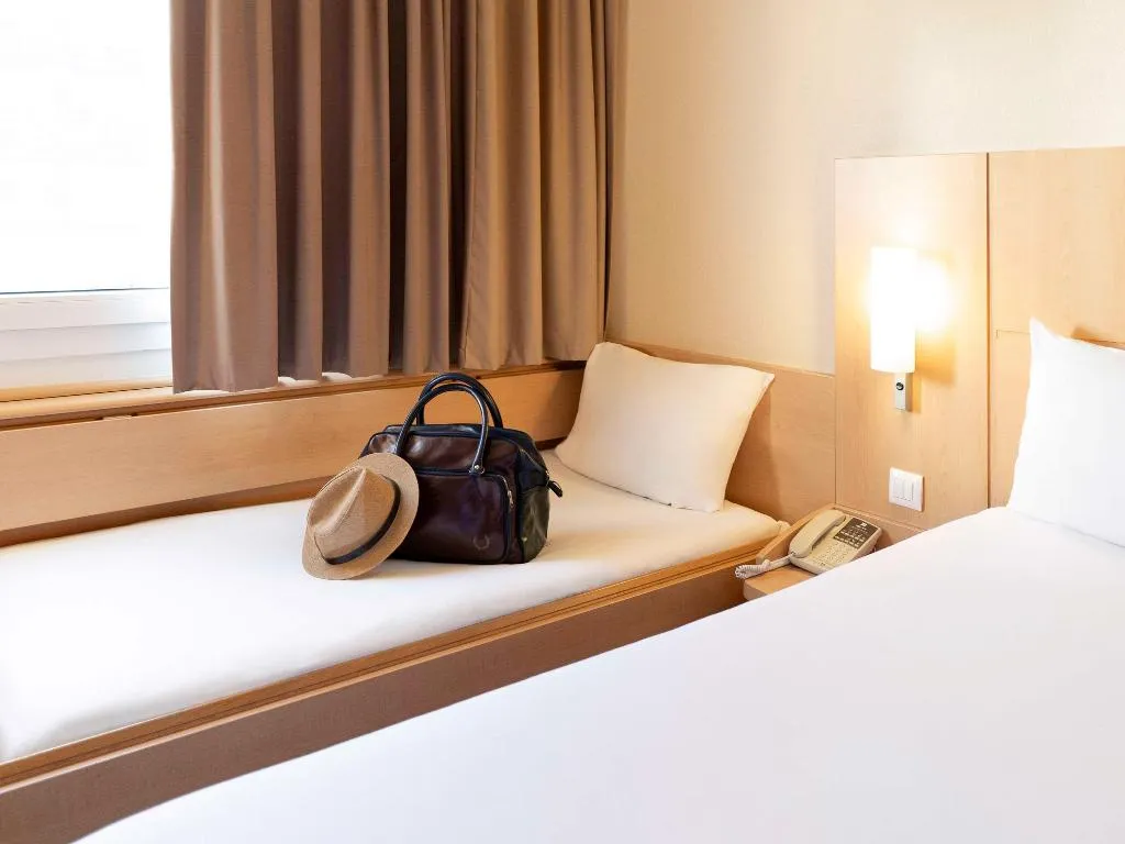 DOUBLE WITH DOUBLE BED Room, ibis Lisboa Sintra, Lisbon