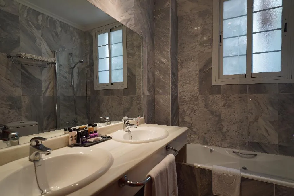 SINGLE STANDARD Room, Artmadams, Majorca