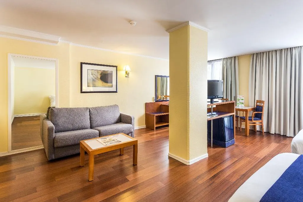 TWIN STANDARD Room, Holiday Inn Lisboa, Lisbon