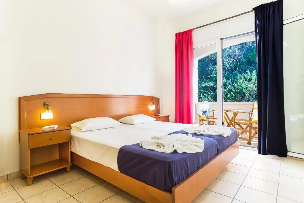 STUDIO GARDEN VIEW Room, Artemis Apartments, Crete