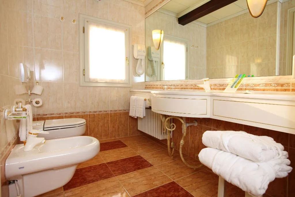 TRIPLE DELUXE Room, Villa Fiorita, Venice