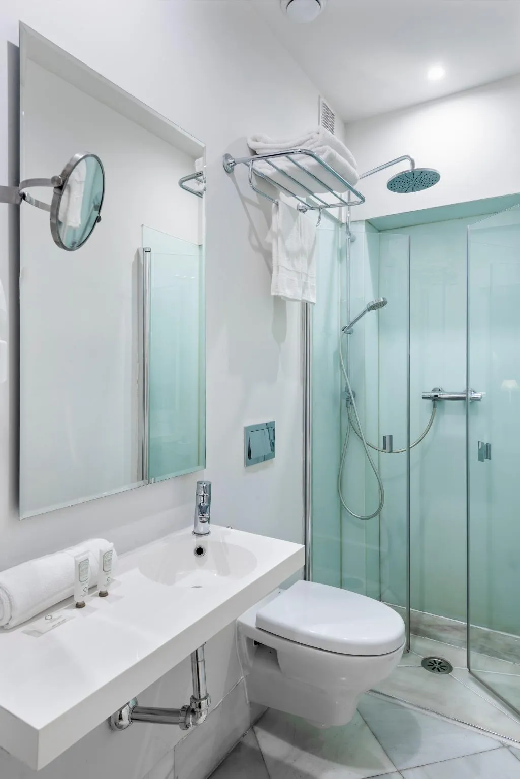 APARTMENT CAPACITY 4 TWO BEDROOMS Room, Suites Sevilla Plaza, Seville