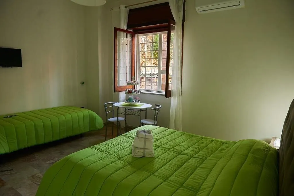 Room, L Anfiteatro Di Pompei B B, Naples
