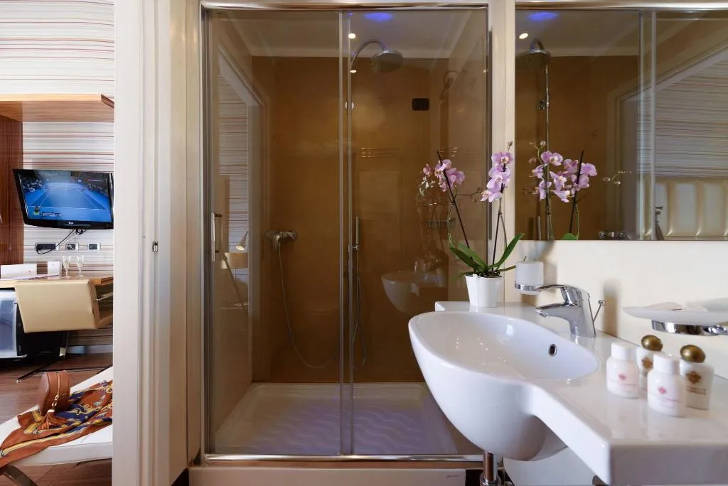 DOUBLE CLASSIC Room, Palazzo Ferraioli, Naples