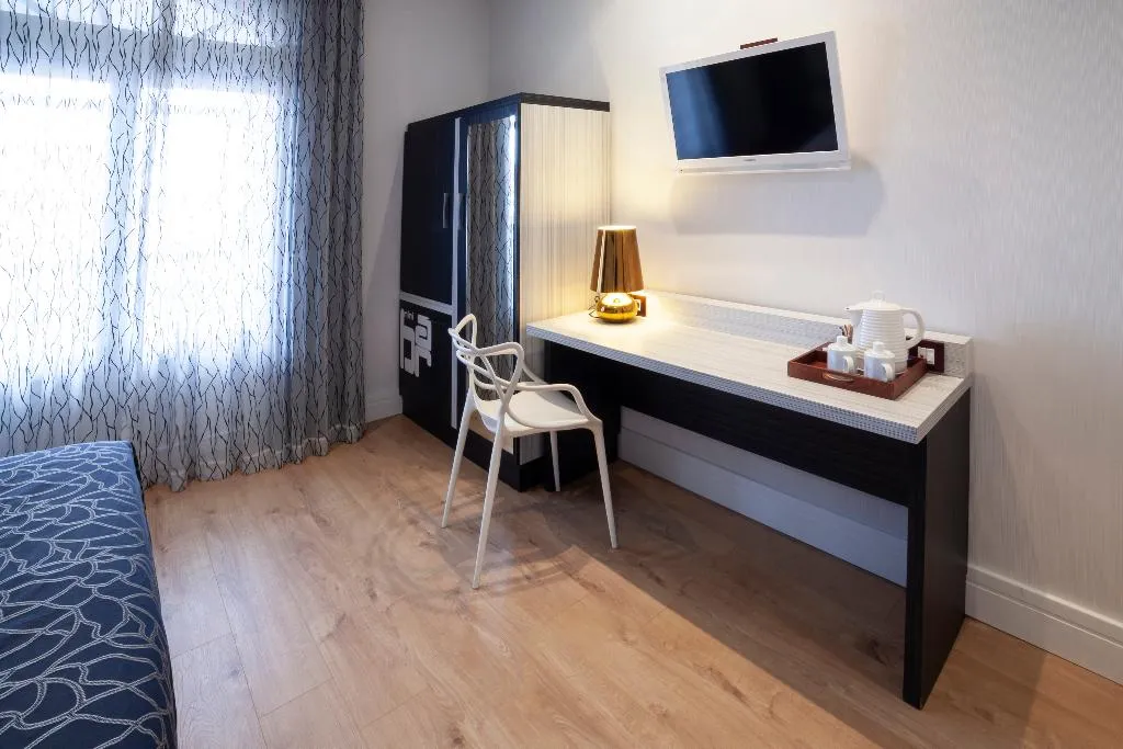 DOUBLE STANDARD Room, Petit Palace Savoy Alfonso XII, Madrid