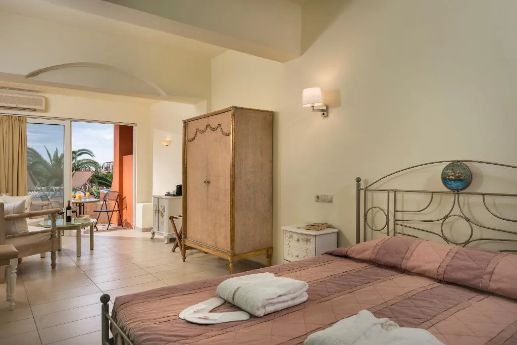 SUITE WITH PRIVATE POOL Room, Orpheas Resort, Crete