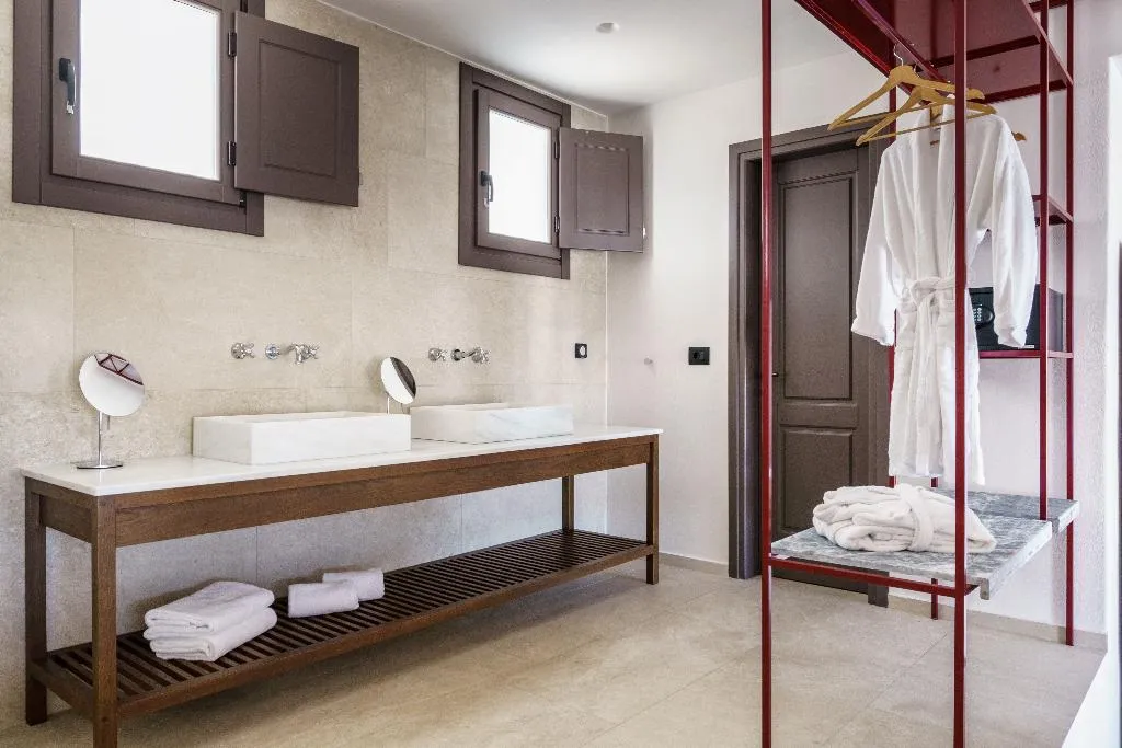 SUITE TWO DOUBLE BEDS Room, Pelican Bay Art, Mykonos
