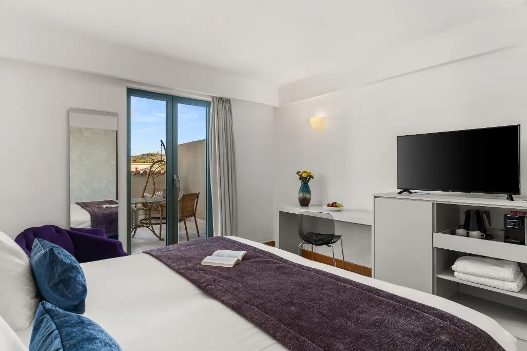 SINGLE DELUXE WITH VIEWS Room, Athenaeum Eridanus Luxury Hotel, Athens