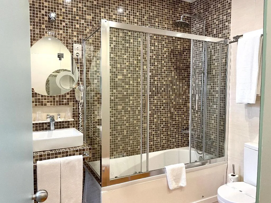 DOUBLE SUPERIOR Room, Universal, Porto