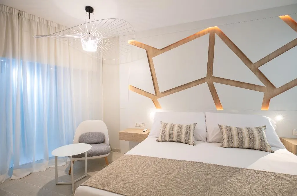 DOUBLE STANDARD Room, The Ibiza Twiins, Ibiza
