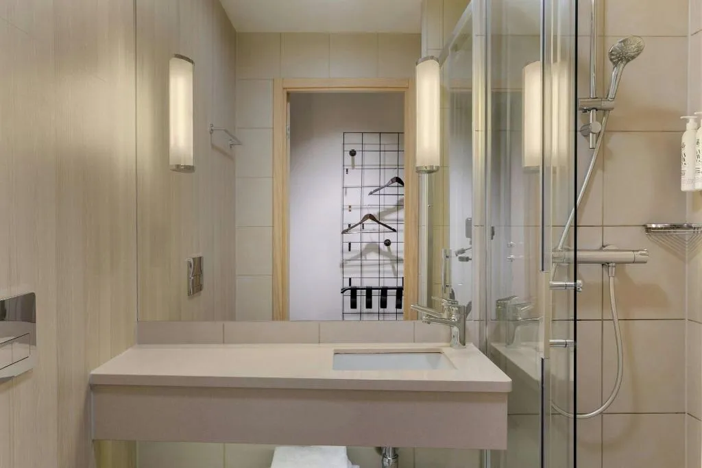 DOUBLE QUEEN SIZE BED Room, Moxy Milan Airport, Milan