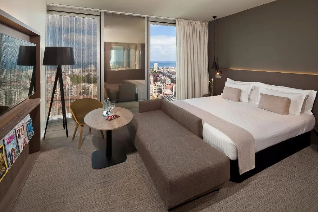 FAMILY ROOM SEA VIEW Room, Melia Barcelona Sky, Barcelona