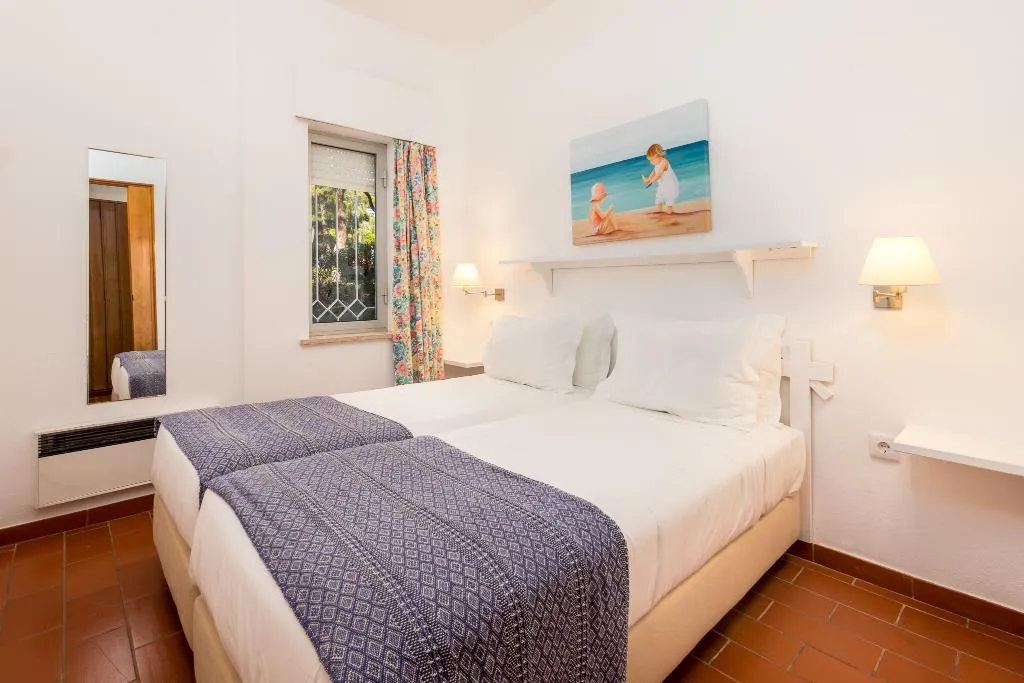 APARTMENT THREE BEDROOMS Room, Pinhal Da Marina, Algarve