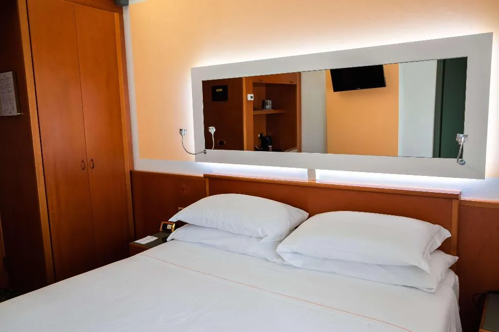 Room, Jet Hotel, Sure Hotel Collection by Best Western, Milan