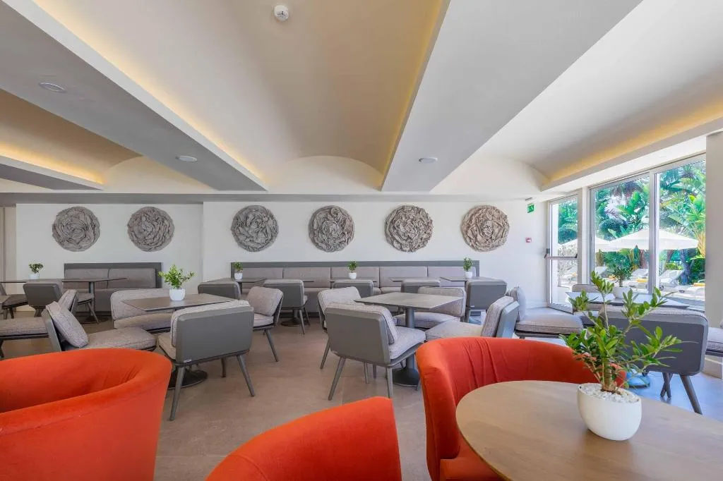 Bar, Tasia Maris Beach Hotel and Spa - Adults Only, Cyprus