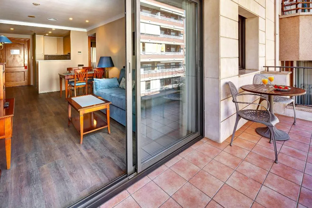 APARTMENT TWO DOUBLE BEDS Room, Hispanos 7 Suiza Apartament-Restaurant, Barcelona
