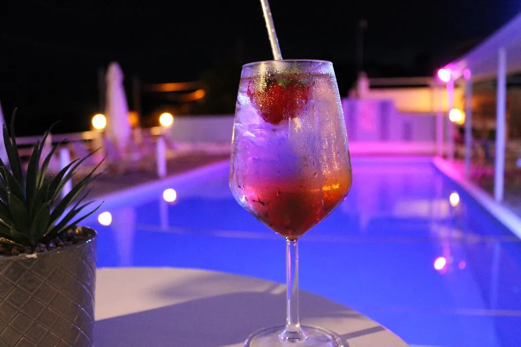 Pool, Tropicana Inn, Athens