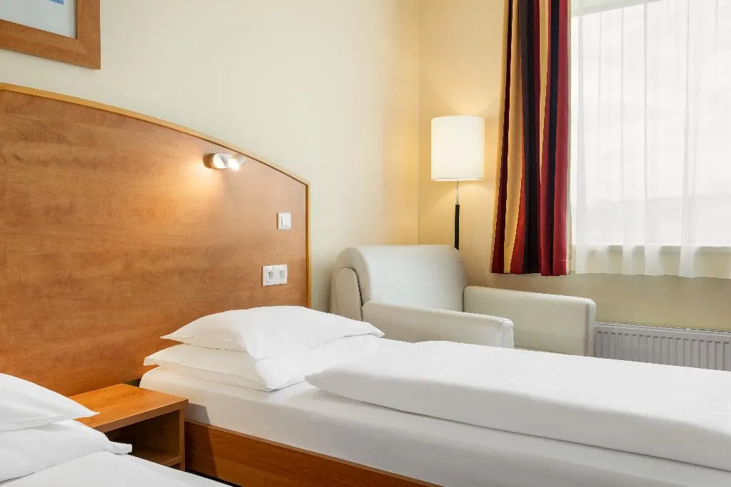 TWIN COMFORT Room, Amedia Praha Express, Prague