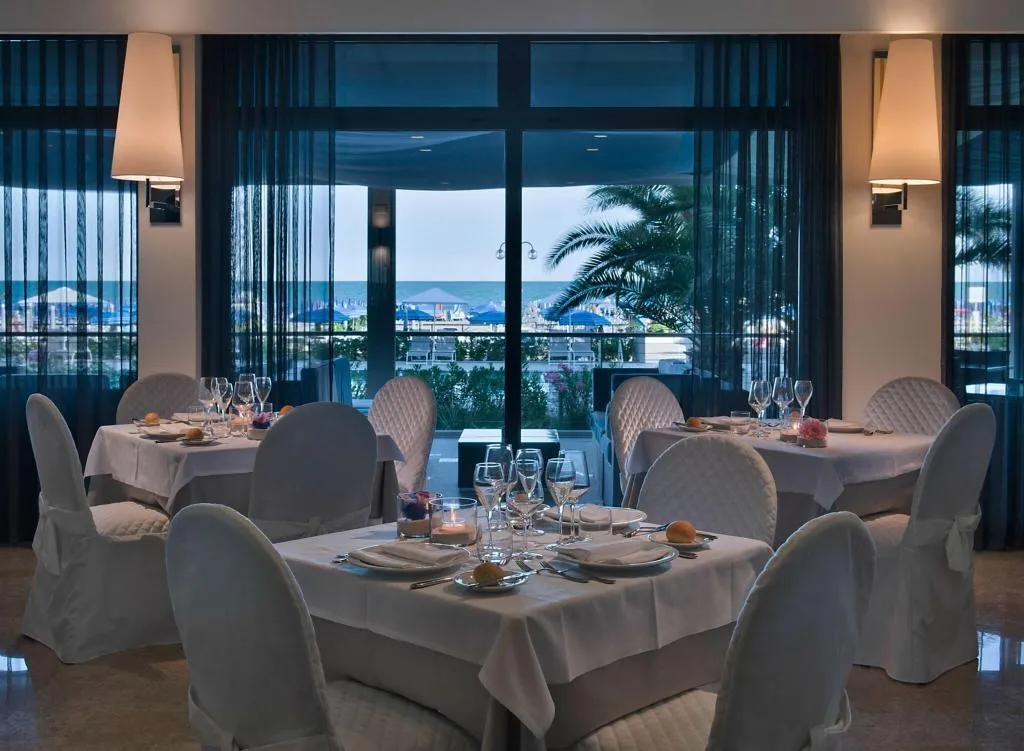 Restaurant, Orient & Pacific, Venice