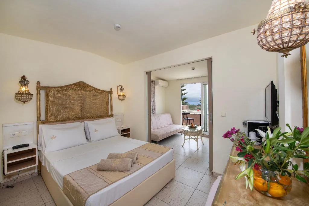SUITE WITH PRIVATE POOL Room, Orpheas Resort, Crete