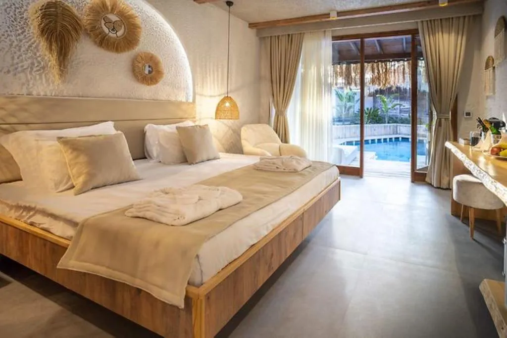 DOUBLE LAKE VIEW Room, Flora Garden Beach Side, Antalya