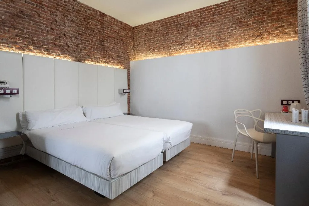QUADRUPLE STANDARD Room, Petit Palace Lealtad Plaza, Madrid
