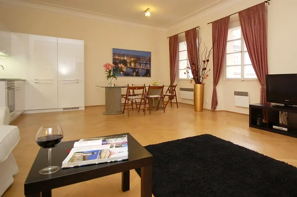 APARTMENT ONE BEDROOM WITH VIEWS Room, Royal Road Residence, Prague