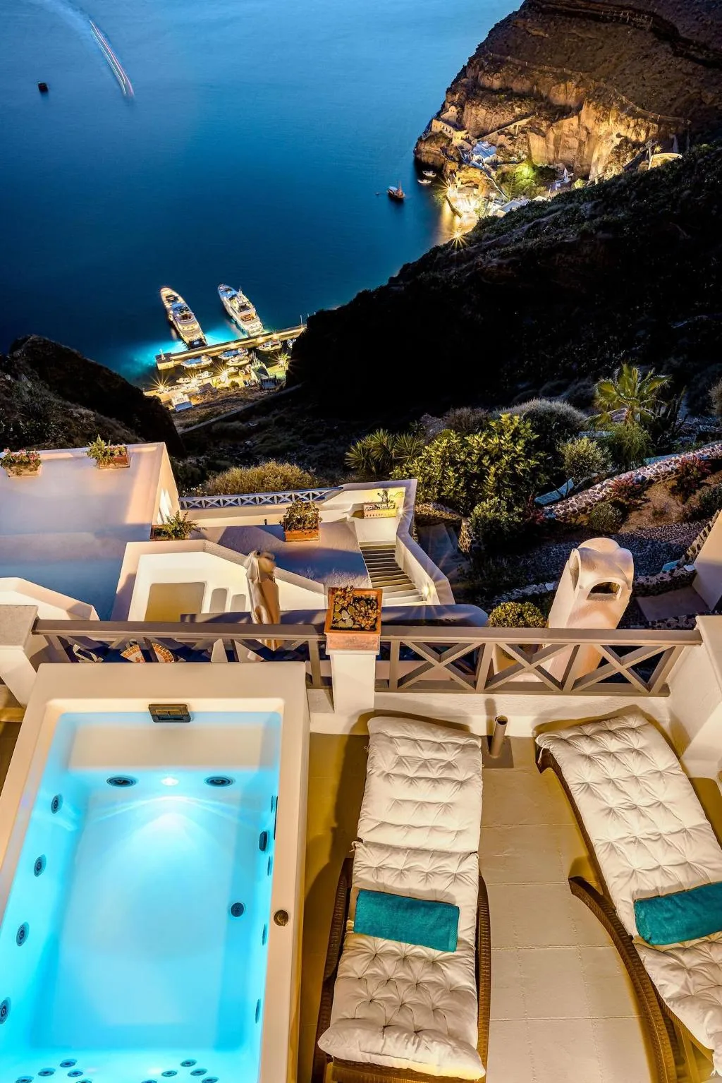 Room, Golden Grey Goose, Santorini