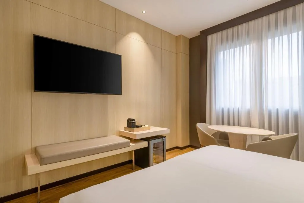 DOUBLE QUEEN SIZE BED Room, AC Valencia, Valencia